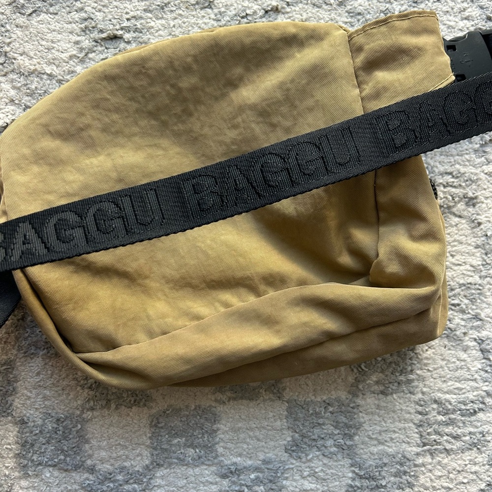 Baggu Tan Fanny Pack - Picture 7 of 7